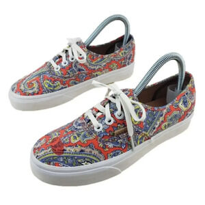 VANS Ultracush Low Top Sneakers Women's Size 7 Bandana Print Red Lace up Shoes